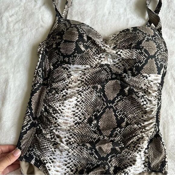 Bond-Eye Australia Nip Tuck One-Piece Swimsuit Women's Size 8 D/DD - Picture 4 of 10